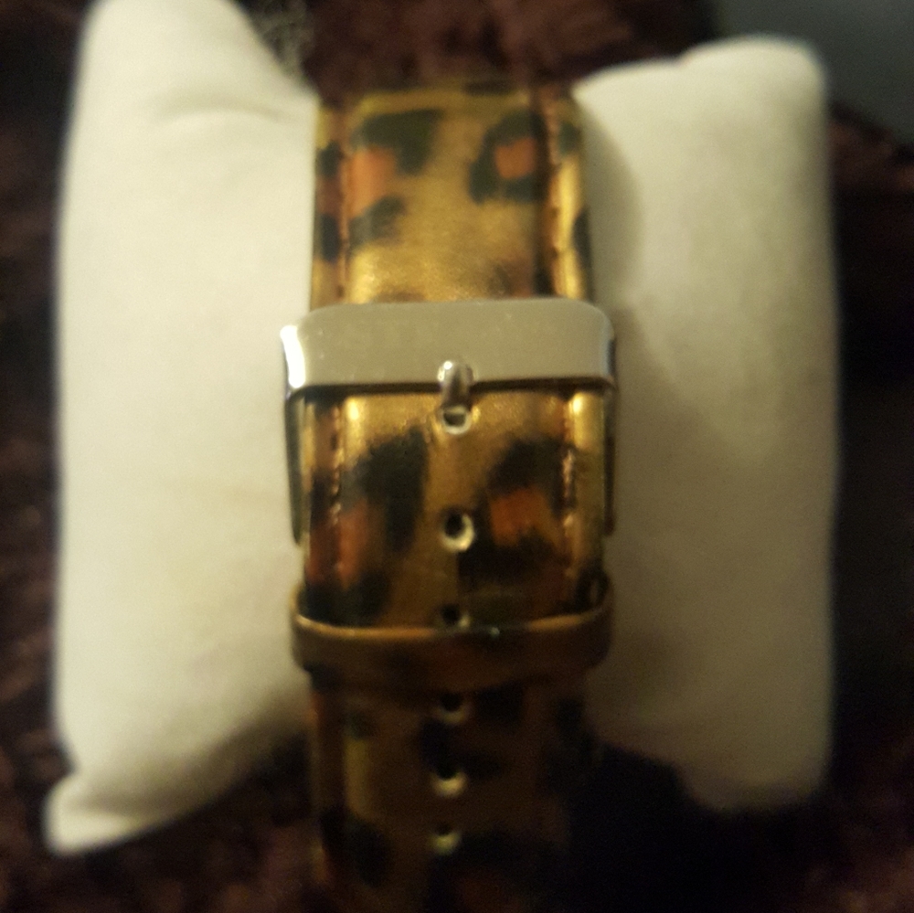 Watch - Picture 5 of 5
